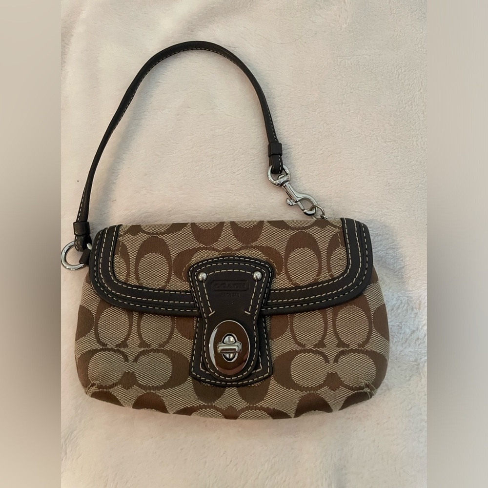 Coach  Zip Wristlet